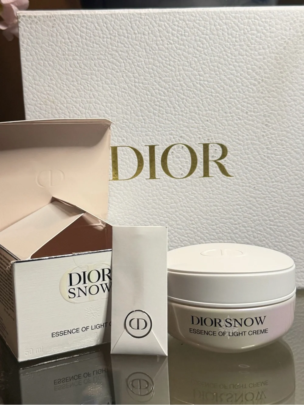 Diorsnow Essence Of Light Lock & Reflect Creme Face Moisturizer- 50ml/1.7 oz